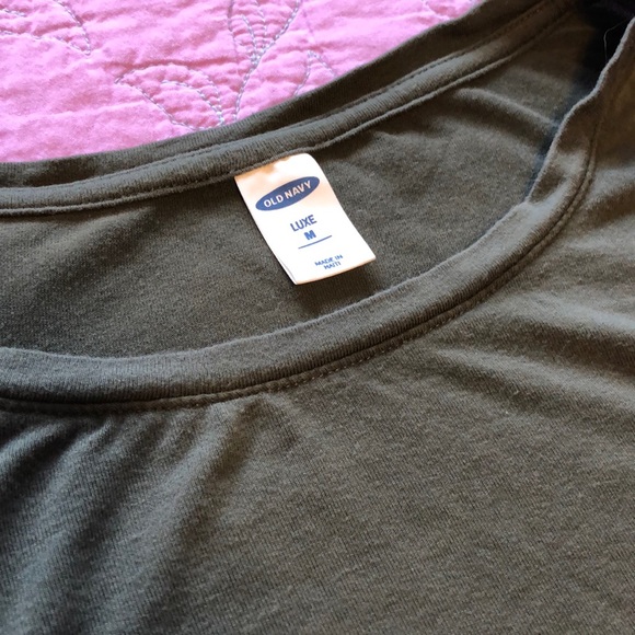 2 Medium Women’s T-shirts - Picture 4 of 5